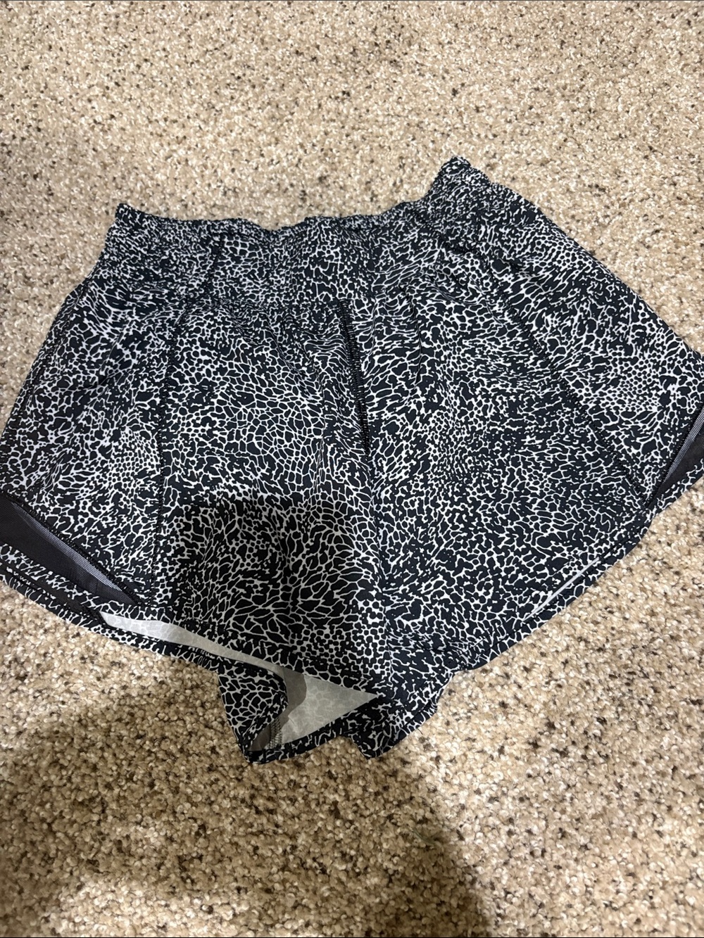 LuLu Lemon Black & White Printed Women's Athletic Shorts